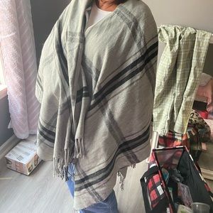 Cute and comfy gray and black poncho